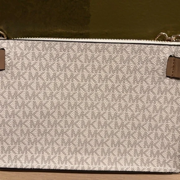 Michael Kors Vanilla signature Belt Bag - Picture 2 of 5